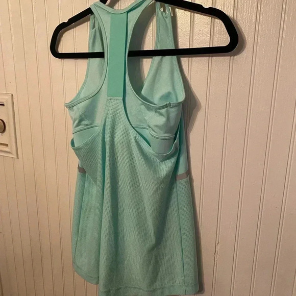 Like new Fila built in bra workout tank top - Picture 3 of 4